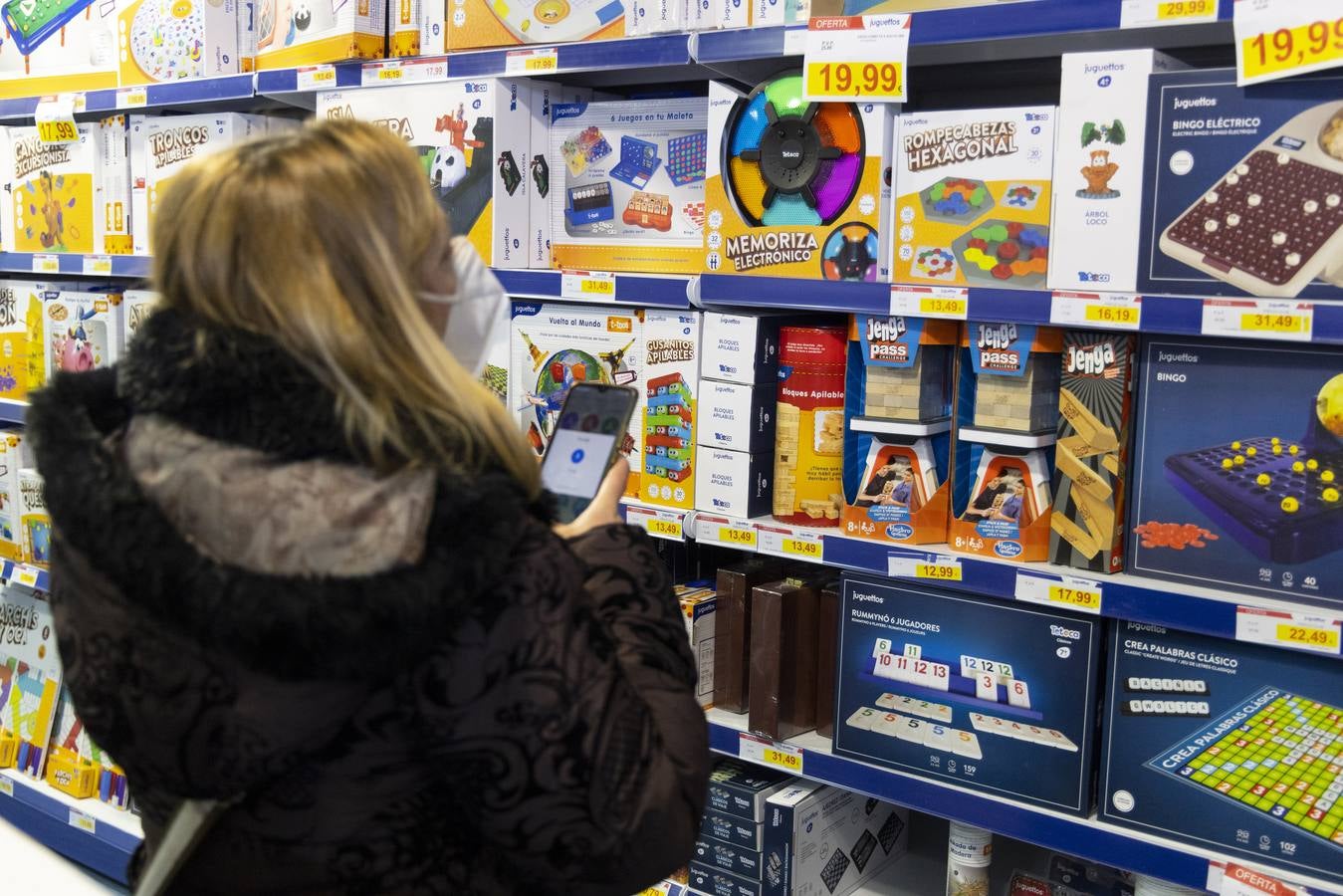 Fotos: Los comercios de Valladolid se llenan antes de la noche de Reyes