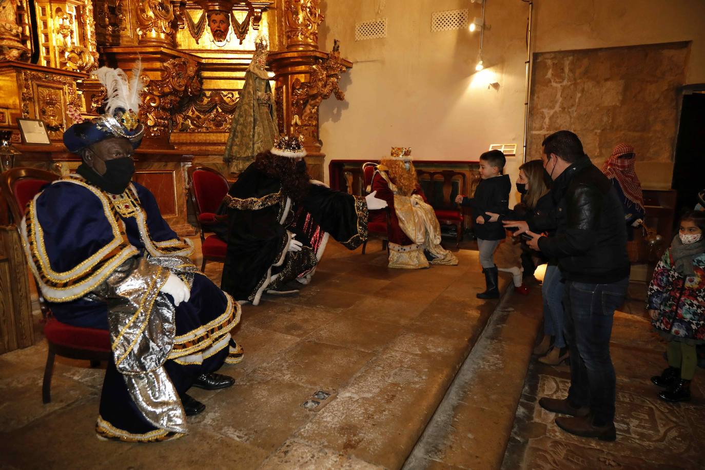 Los Reyes reciben las cartas de los niñosde la comarca de Peñafiel.