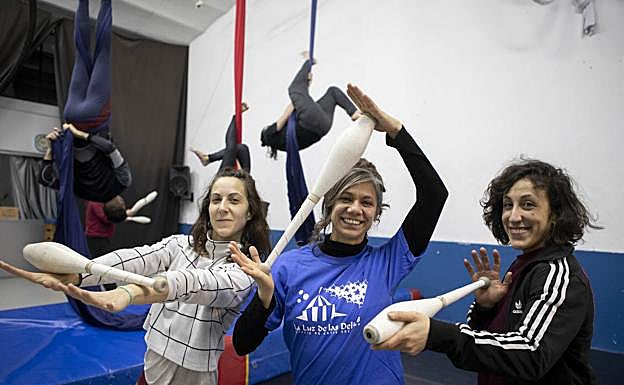 Integrantes de La Luz de Delicias, en su local de ensayo. 