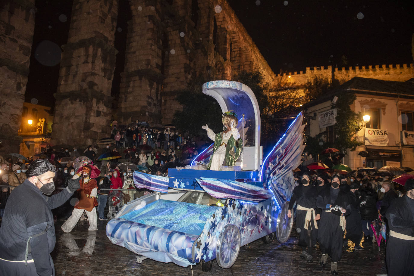 Los Reyes Magos, a su paso por Segovia.