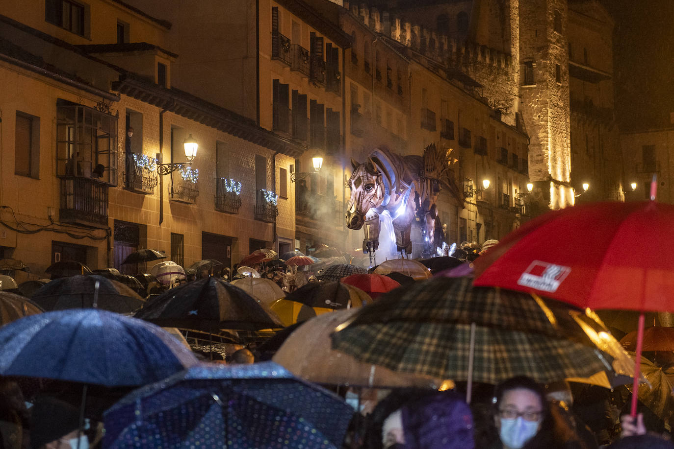 Los Reyes Magos, a su paso por Segovia.