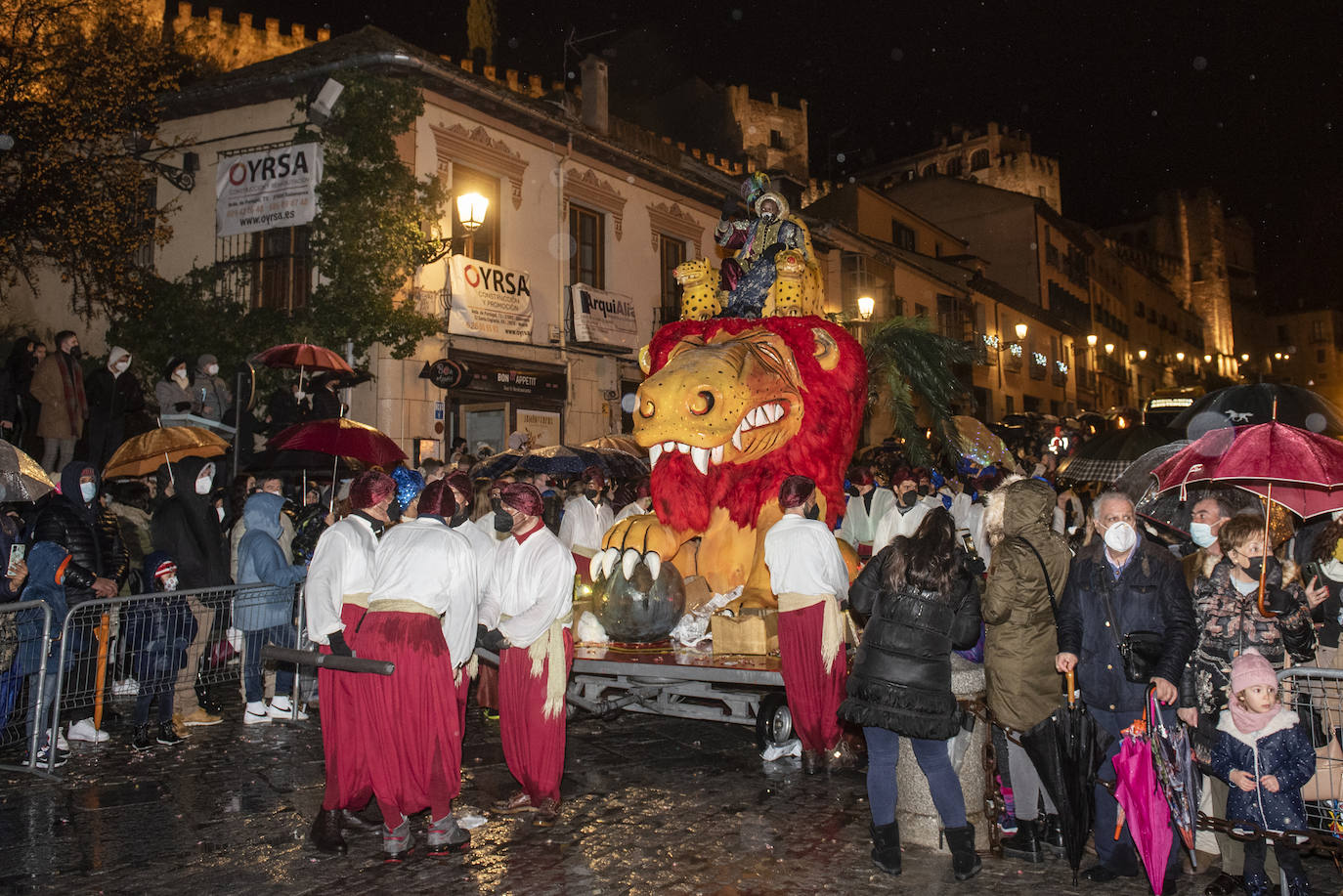 Los Reyes Magos, a su paso por Segovia.