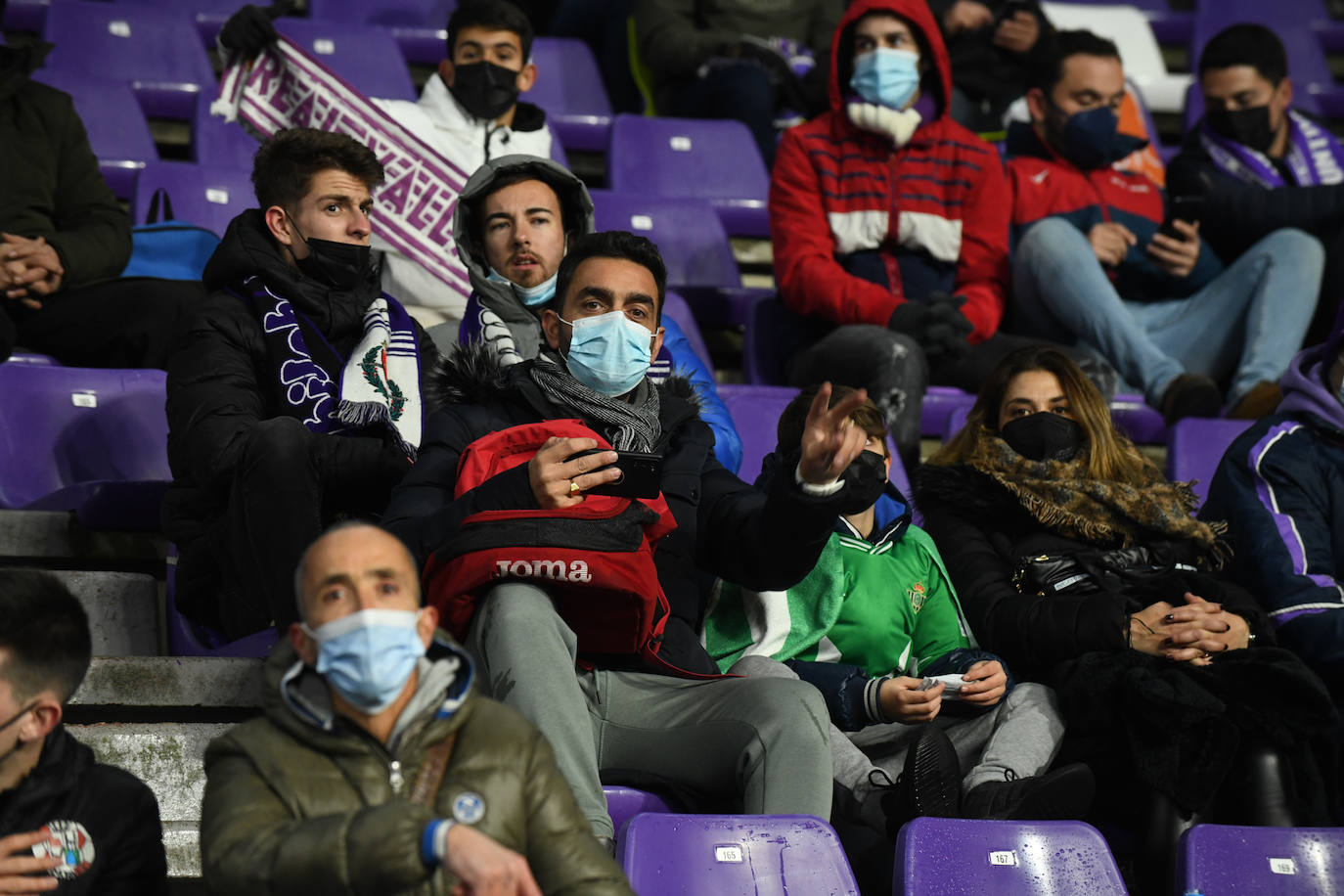 Fotos: Búscate en la grada en el Real Valladolid-Betis