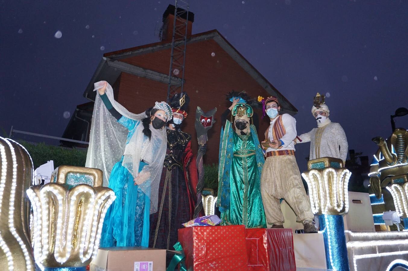 Fotos: Cabalgata de Reyes Magos en Arroyo de la Encomienda