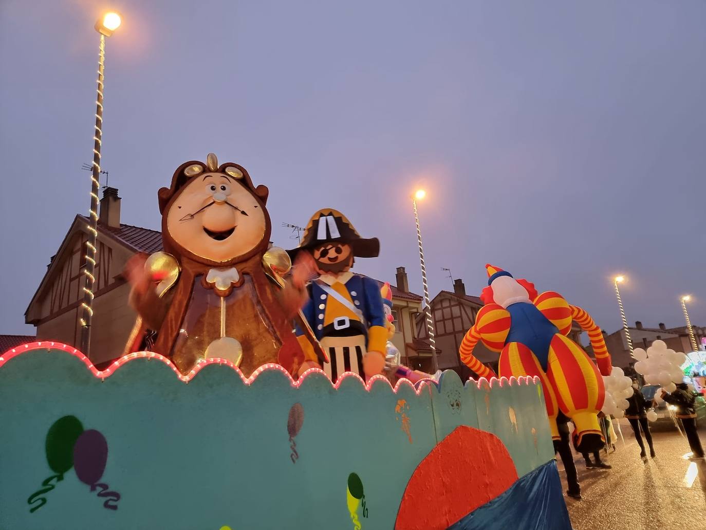 Fotos: Los Magos de Oriente iluminan Villamuriel