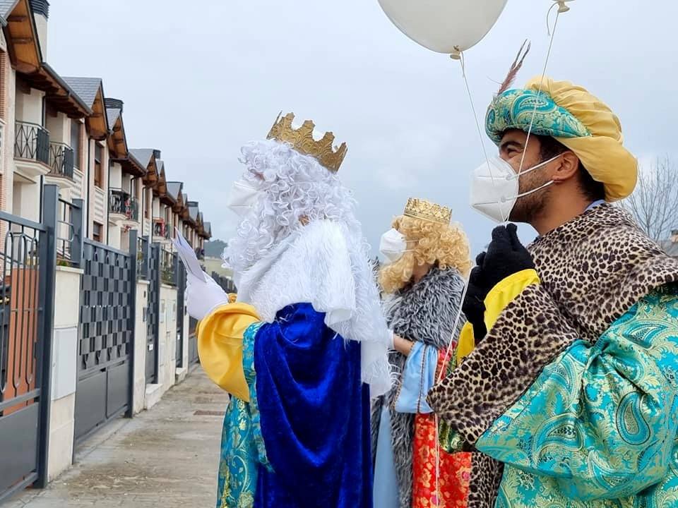 Fotos: Los Magos de Oriente iluminan Villamuriel