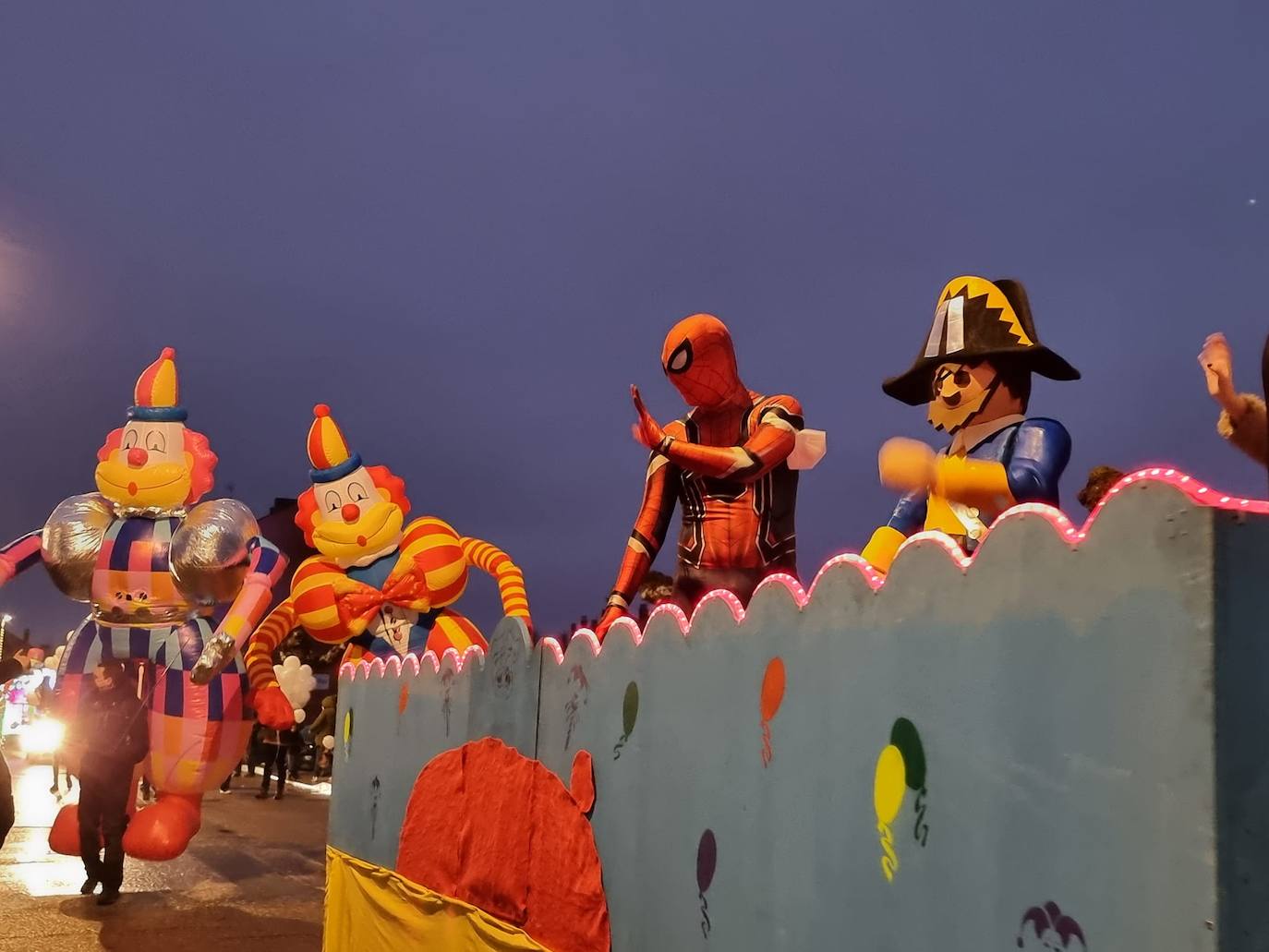 Fotos: Los Magos de Oriente iluminan Villamuriel