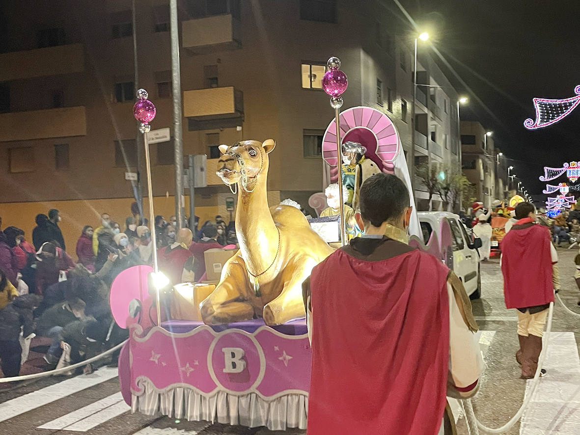 Desde la Residencia de la Diputación hasta el Hospital de Salamanca. Antes de recorrer la capital del Tormes, Melchor, Gaspar y Baltasar visitaron la provincia para cumplir los deseos de los mayores y los pequeños  