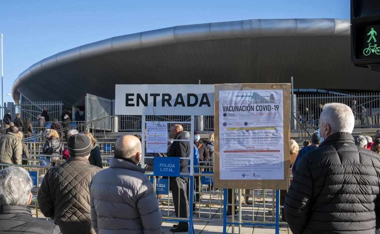 La Junta convoca una riada de vacunaciones con repescas para niños de 5 a 11 años y terceras dosis en la provincia