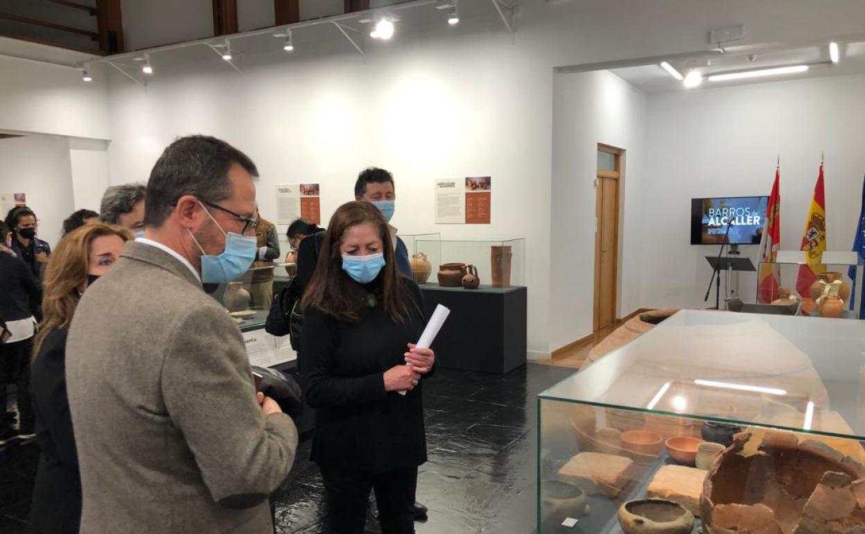 Imágen de la exposición «Barros de alcaller. Alfarería tradicional de Salamanca». 