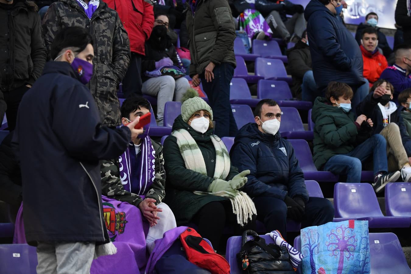 Fotos: Búscate en la grada de Zorrilla (3/4)