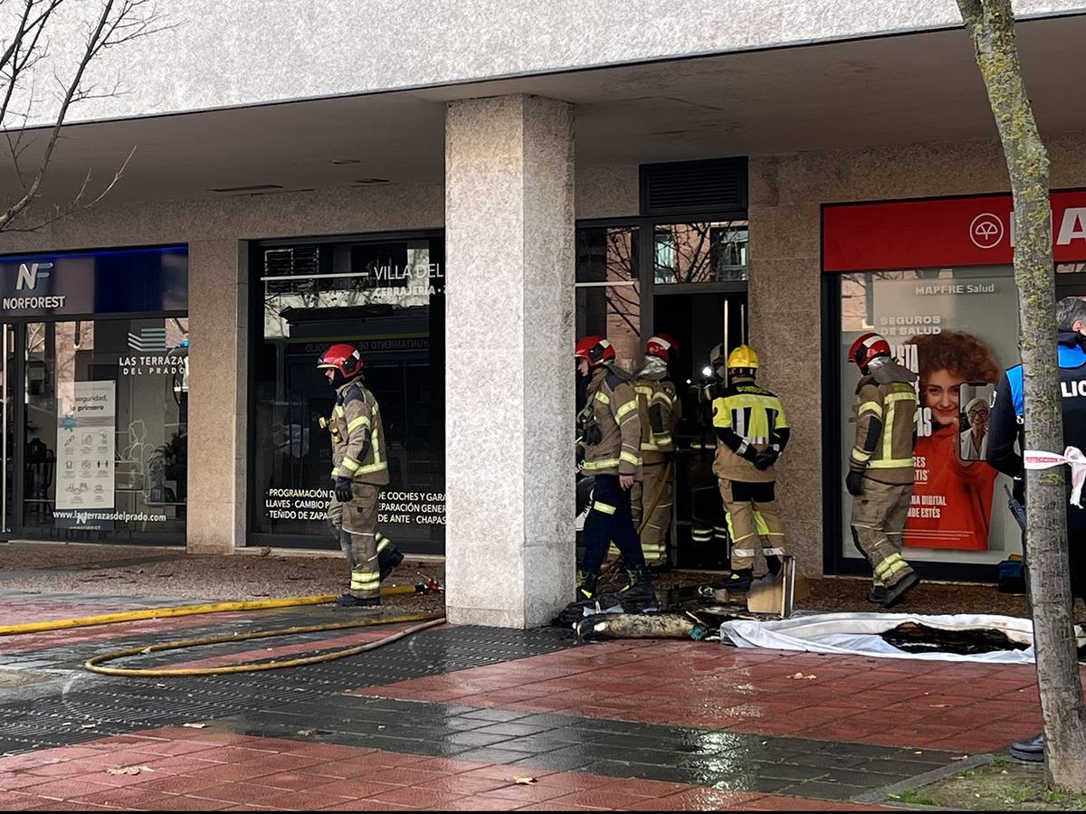 Fotos: Incendio en un local de la calle Monasterio de Yuste de Valladolid