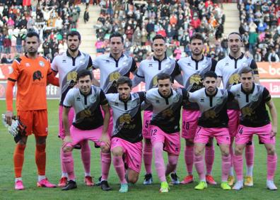 Imagen secundaria 1 - Los fallos de marca condenan a Unionistas en Zamora (2-1)