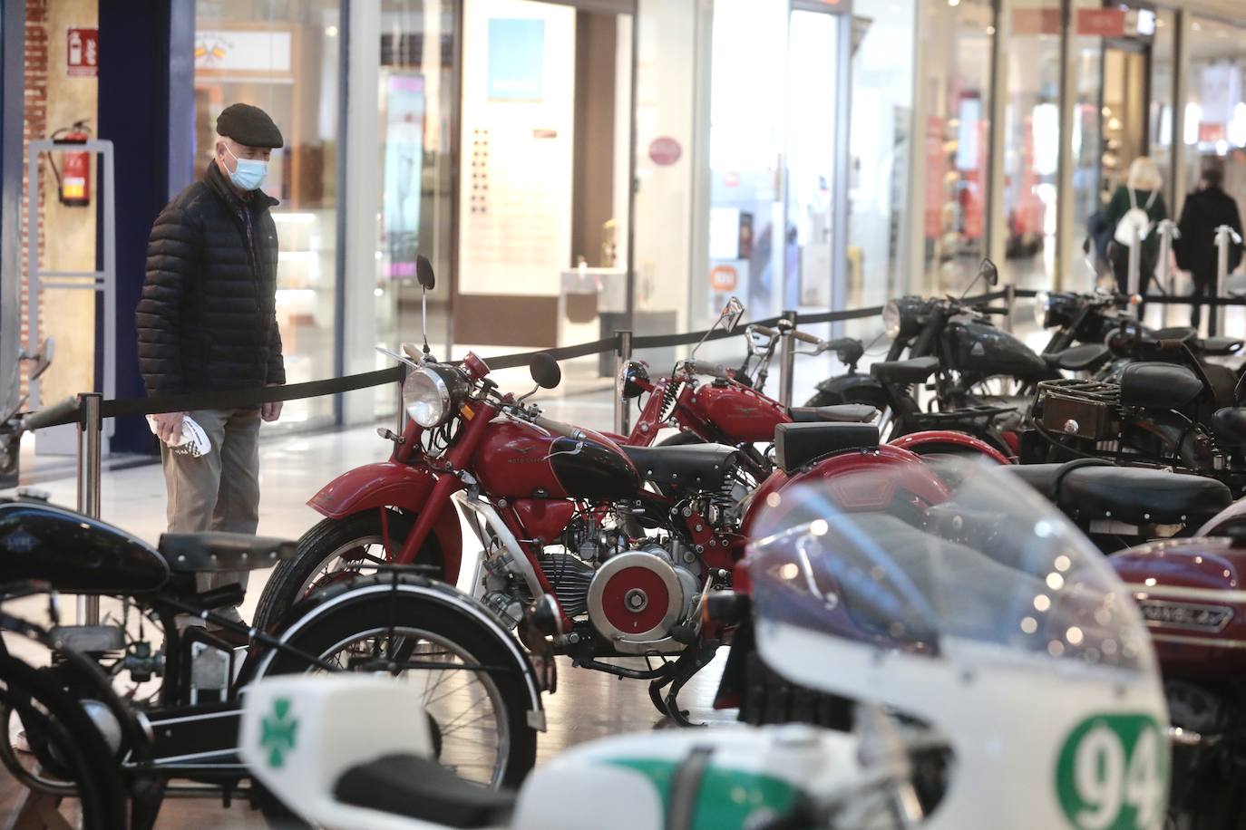 Fotos: Exposición de motos en el Centro Comercial Vallsur