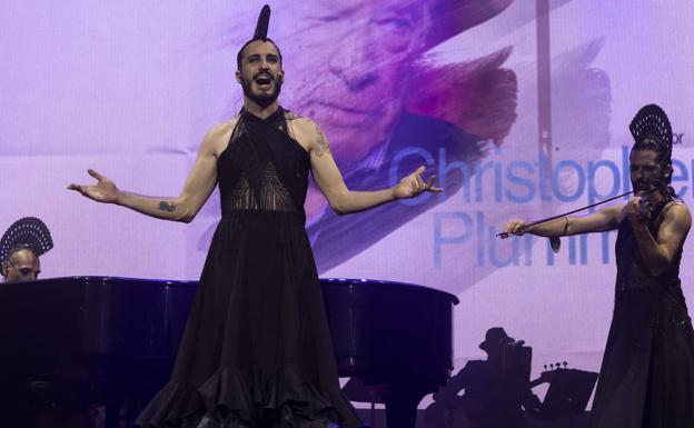 El Trío Caracol, durante su actuación en la gala de inauguración de la Seminci. 