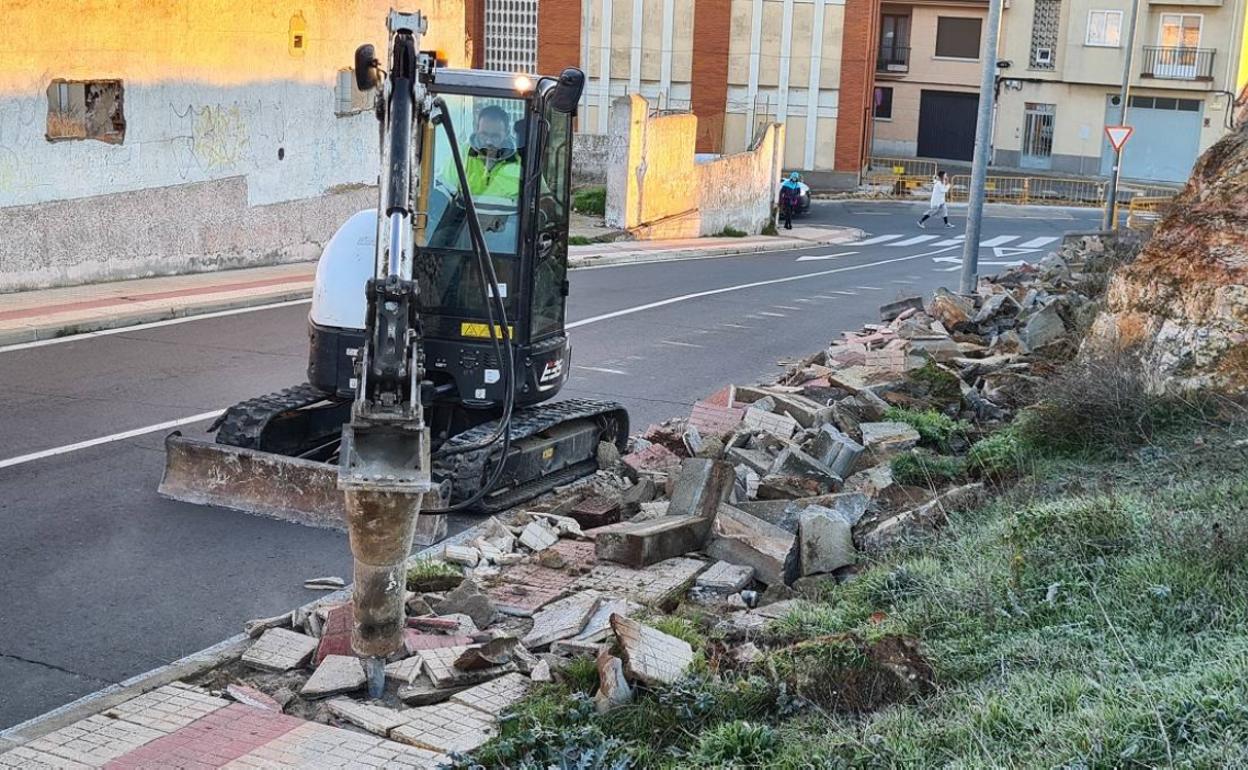 Inicio de las obras en una de las zonas por las que pasará el carril bici. 