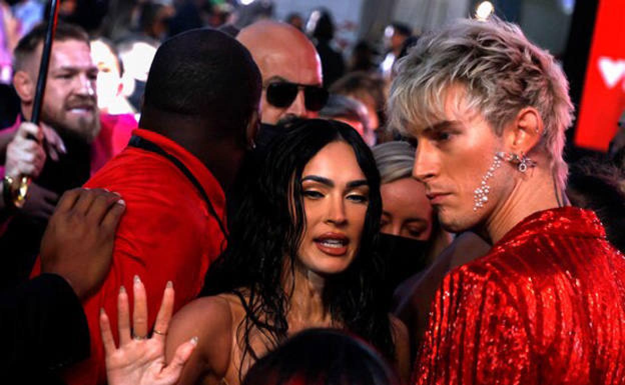 Megan Fox y Machine Gun Kelly. 