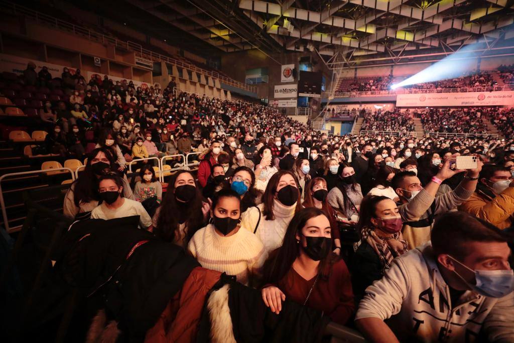 El público del concierto, todos con la mascarilla puesta. 