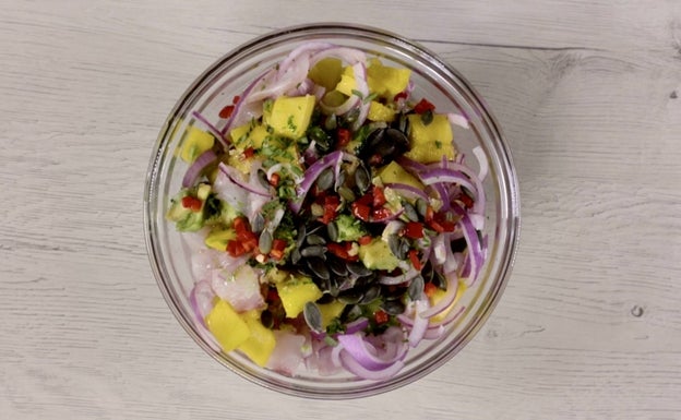 Ceviche de lubina y aguacate