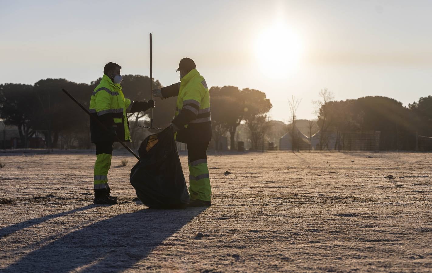 Fotos: Trabajos de limpieza de la antigua Hípica tras el paso de Pingüinos