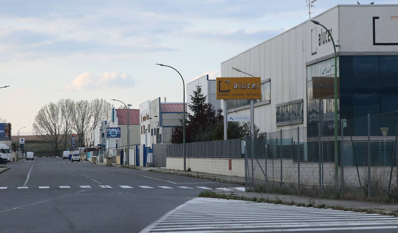 Calle del polígono Nicomedes García, en Valverde del Majano.