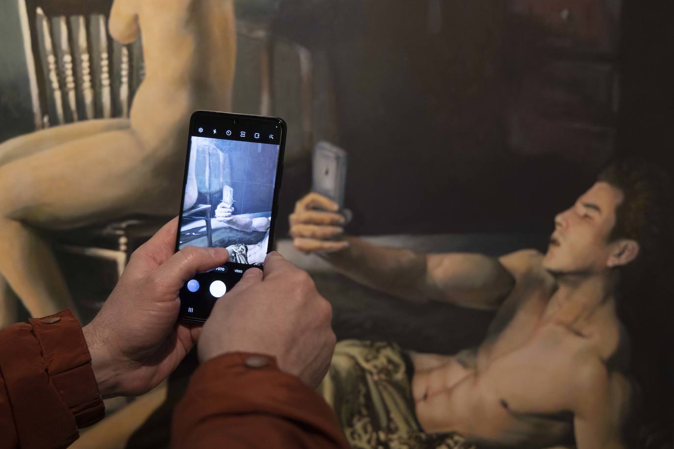 Fotos: La sala de Las Francesas acoge la muestra con las obras finalistas del certamen de pintura de Acor