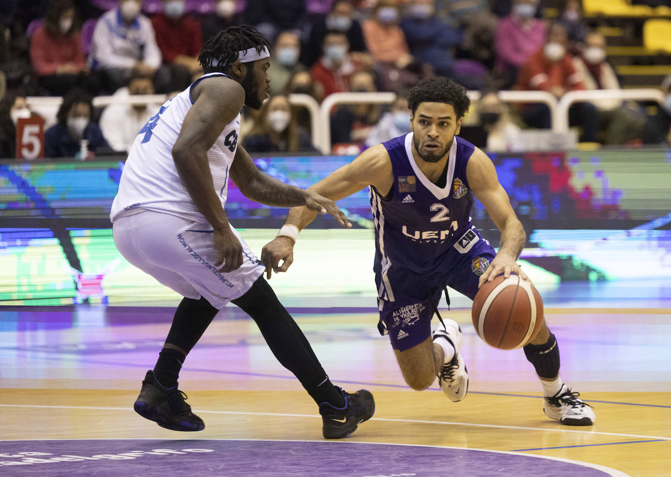 Fotos: Derrota del UEMC Real Valladolid ante el CB Prat (71-95)