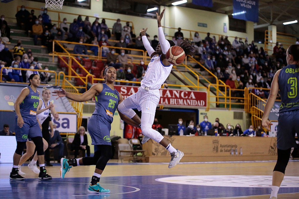 El CB Avenida acaricia el segundo puesto del grupo en Europa tras doblegar a su gran rival (85-75)