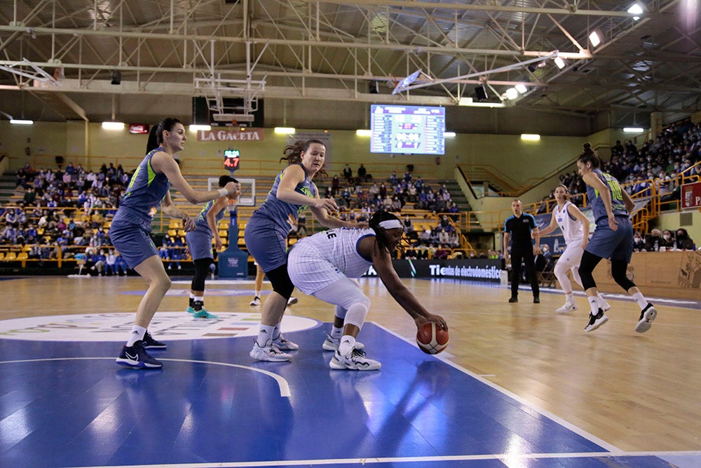 El CB Avenida acaricia el segundo puesto del grupo en Europa tras doblegar a su gran rival (85-75)