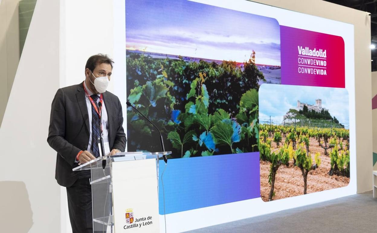 El alcalde de Valladolid presenta la agenda de 2022 en Fitur. 