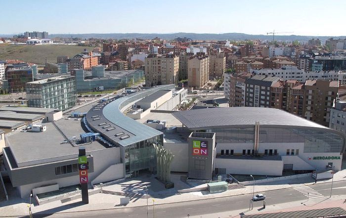 Centro comercial León Plaza.