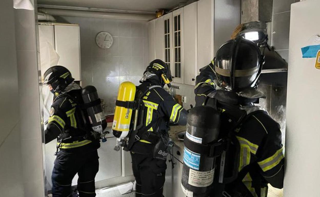 Bomberos de la Diputación de Valladolid, en el incendio de La Cistérniga.