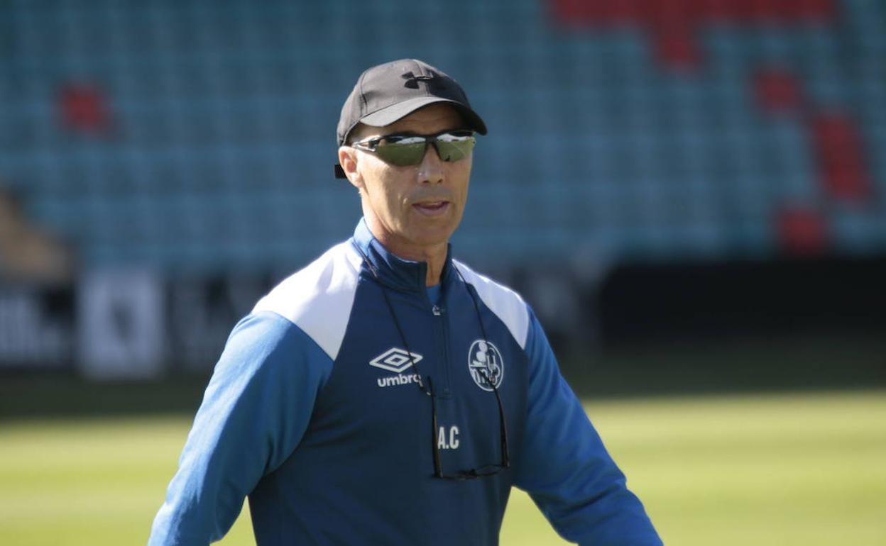 Antonio Calderón.