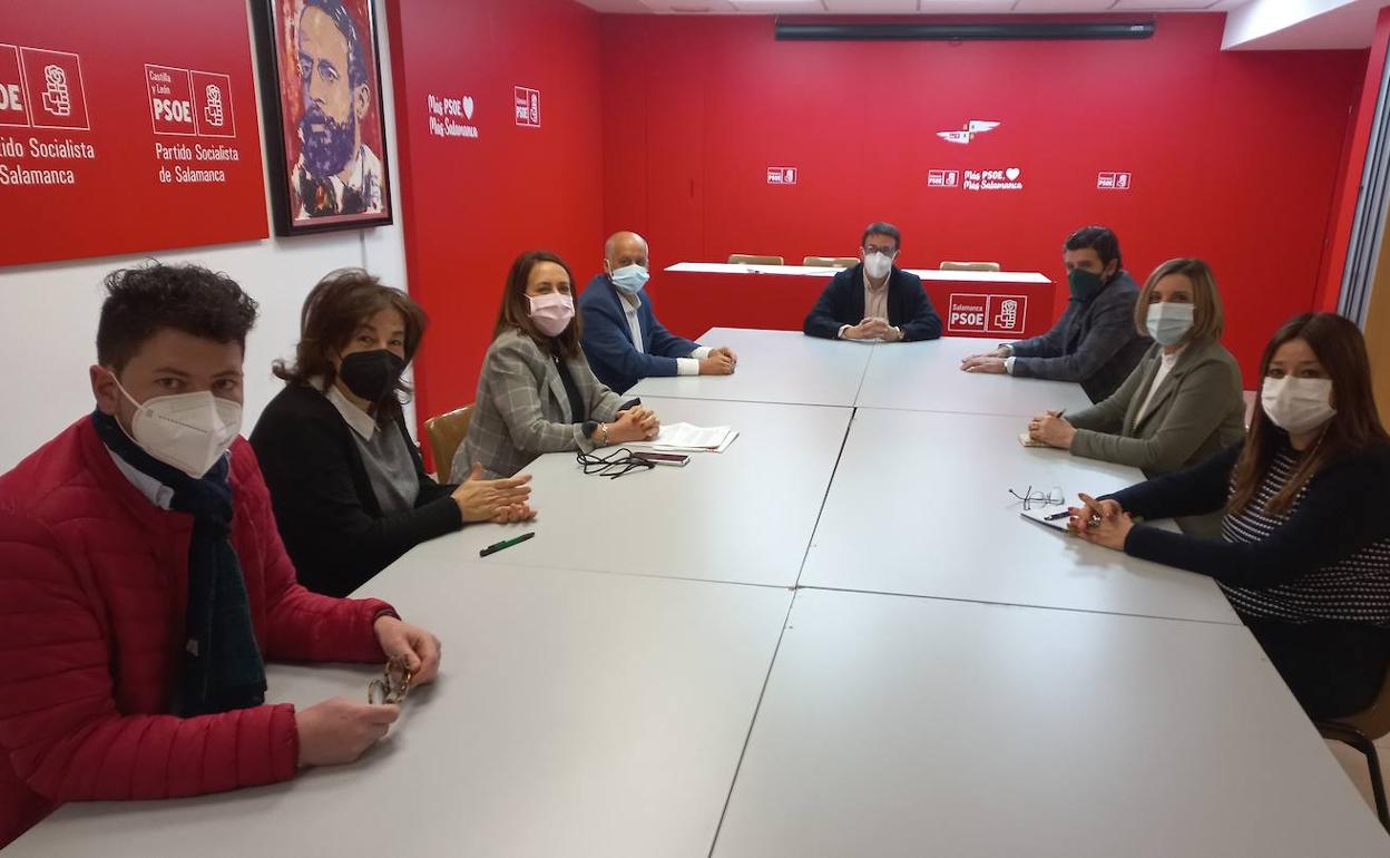 PSOE y CEOE-CEPYME durante la reunión mantenida en el día de hoy. 