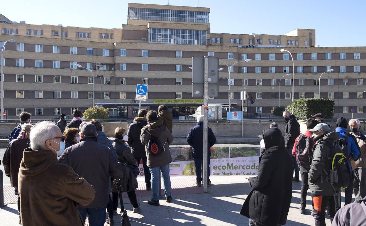 Concentración de esta mañana frente al Hospital Clínico de Salamanca. 