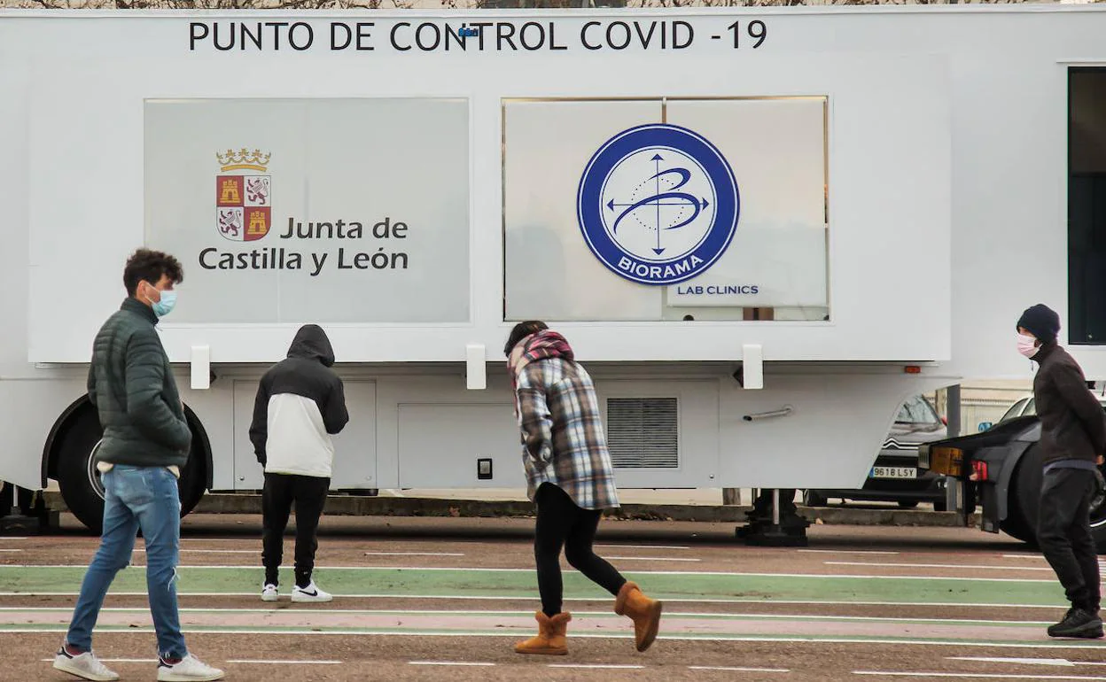 Unidad móvil para la realización de las pruebas covid. 