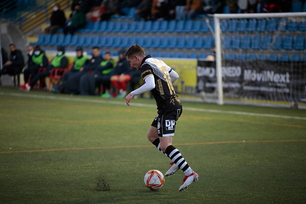 Espectacular remontada final de Unionistas ante el Rayo Majadahonda para volver al play-off (2-1)