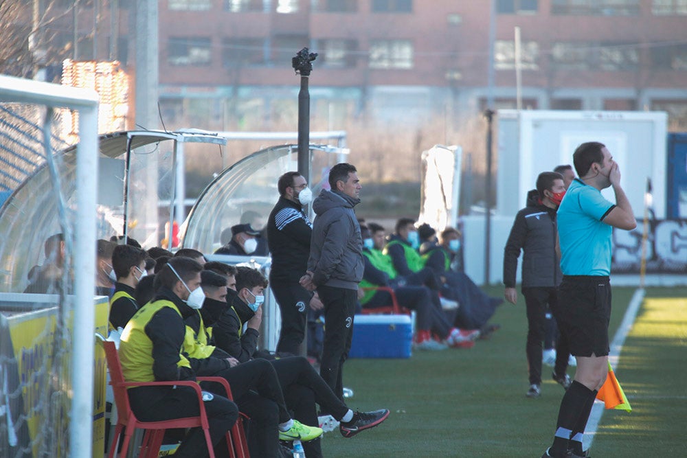 Espectacular remontada final de Unionistas ante el Rayo Majadahonda para volver al play-off (2-1)