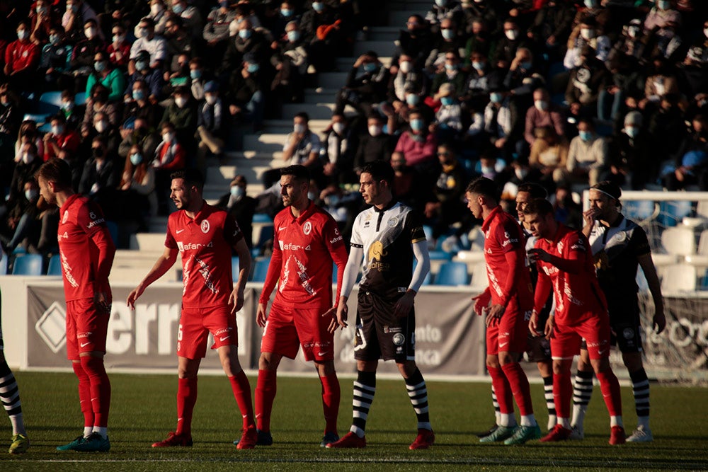 Espectacular remontada final de Unionistas ante el Rayo Majadahonda para volver al play-off (2-1)