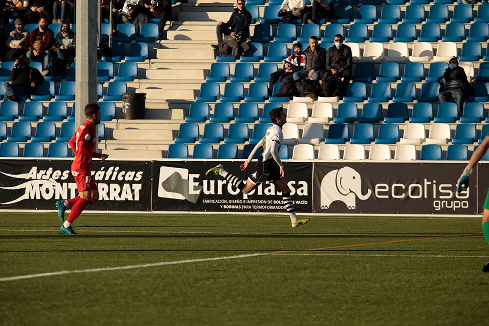 Espectacular remontada final de Unionistas ante el Rayo Majadahonda para volver al play-off (2-1)