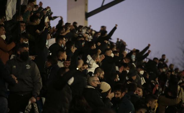 Galería. Así se vivió desde la grada del partido ante el Rayo Majadahonda. 