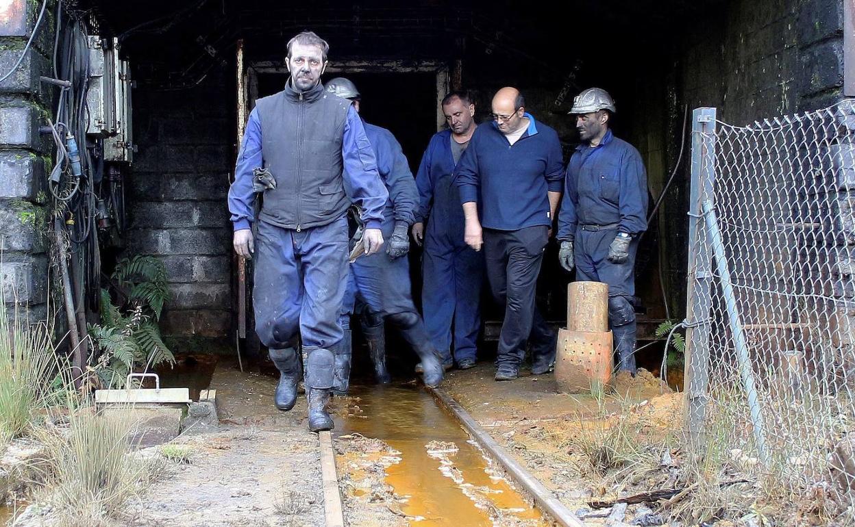 Salida de los últimos mineros de la Comarca del Bierzo en enero de 2020.