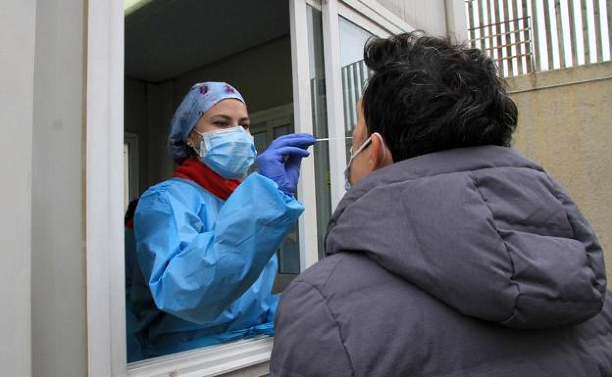 Una de las pruebas en el aparcamiento del Hospital General. 