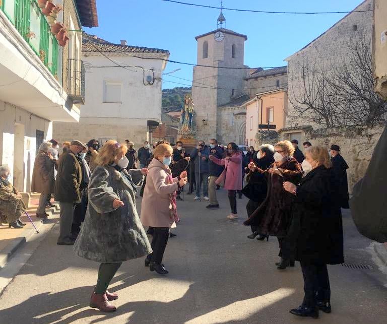 Fotos: Cevico Navero danza a la Virgen de la Paz