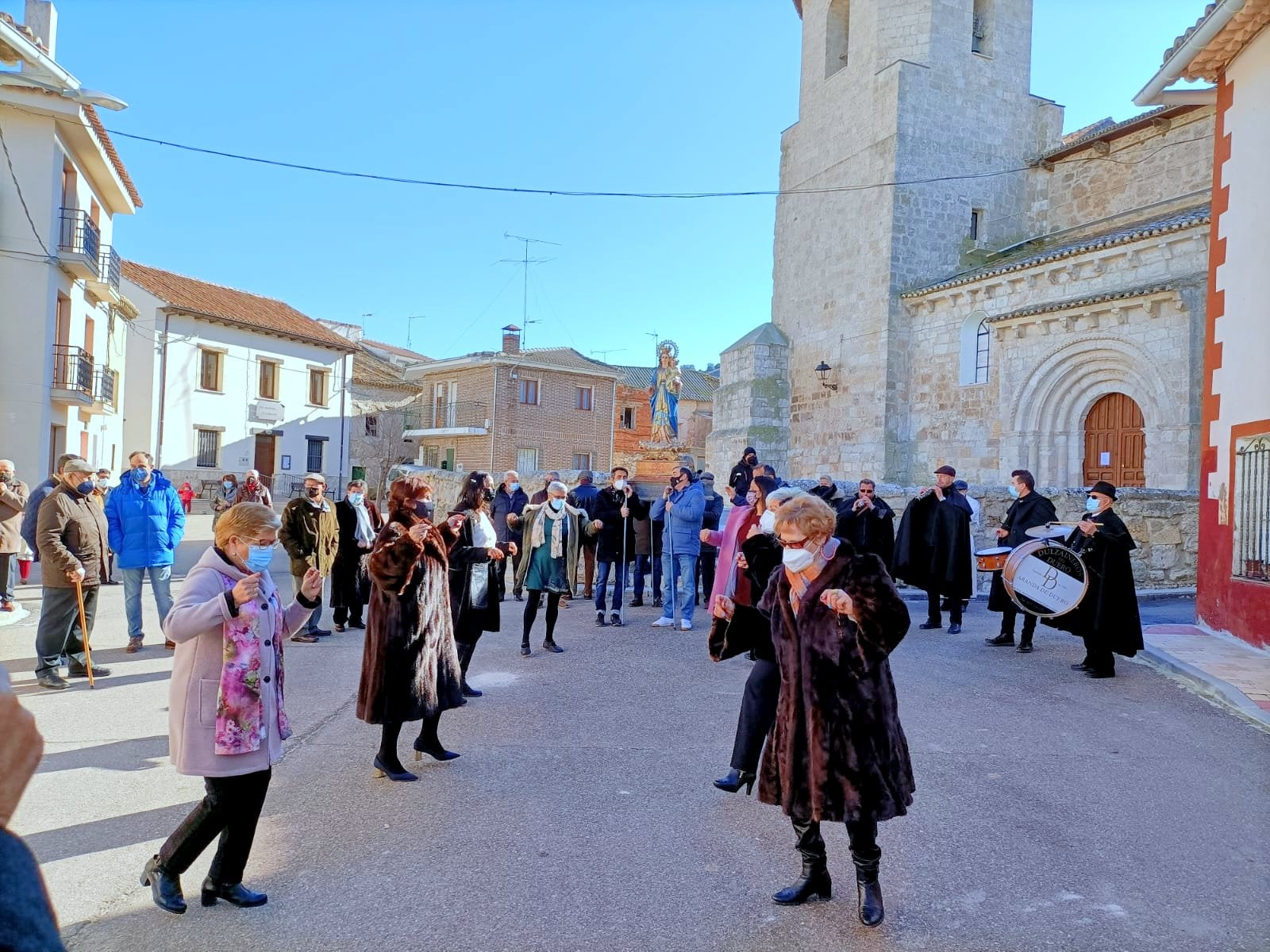 Fotos: Cevico Navero danza a la Virgen de la Paz