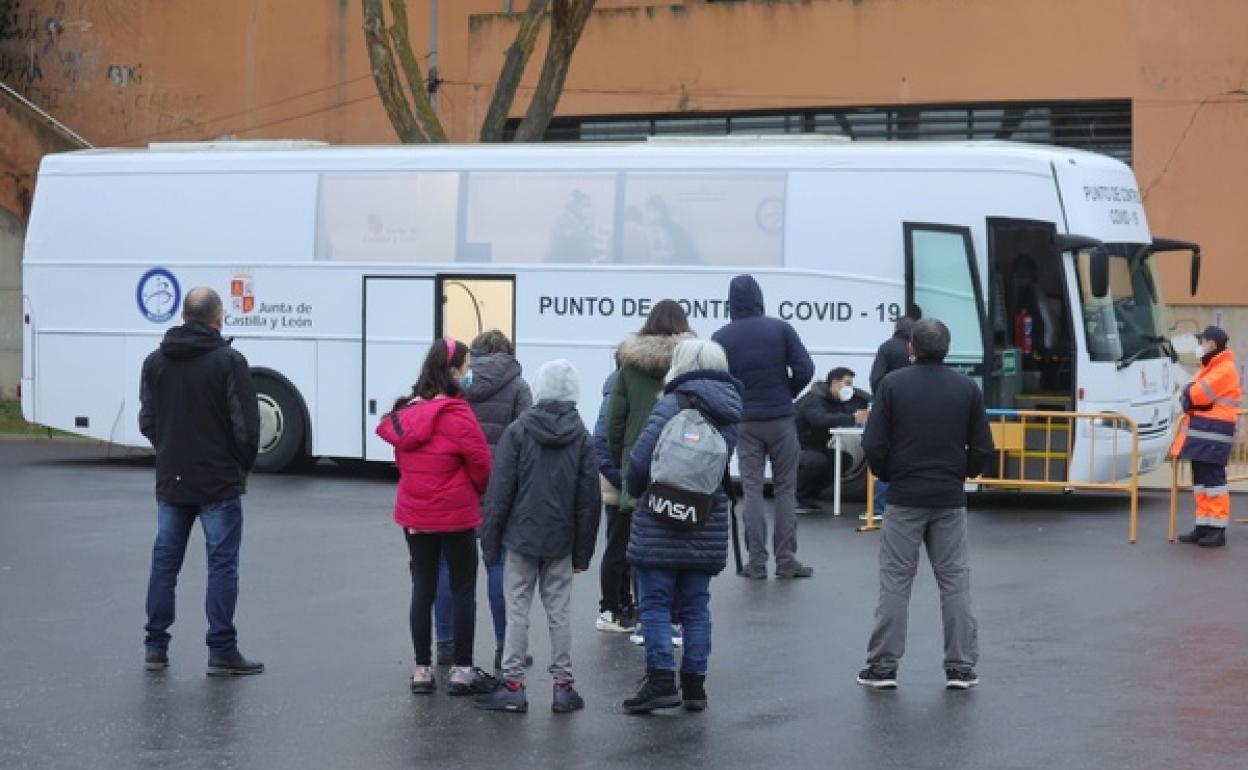 Campaña en Guijuelo de test de antígenos para diagnóstico de la Covid -19. 