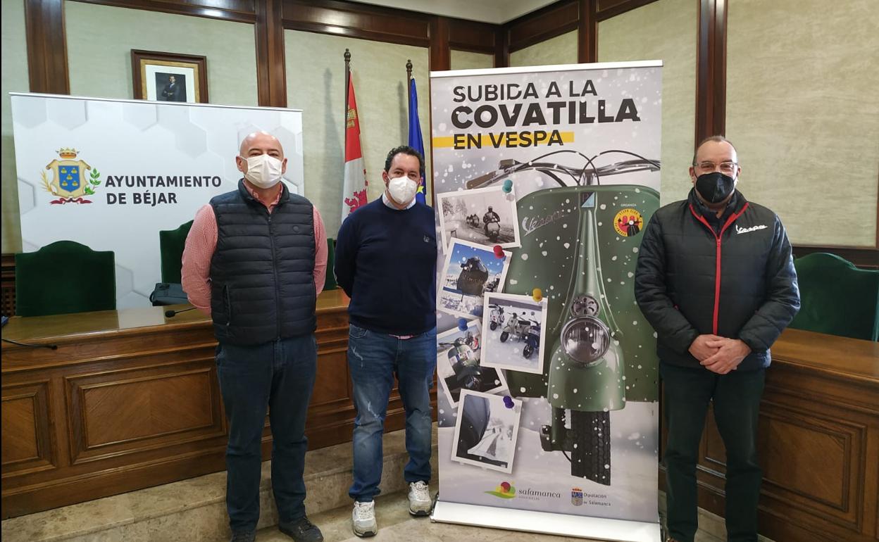 Presentación de la XI subida a la Covatilla en vespa. 