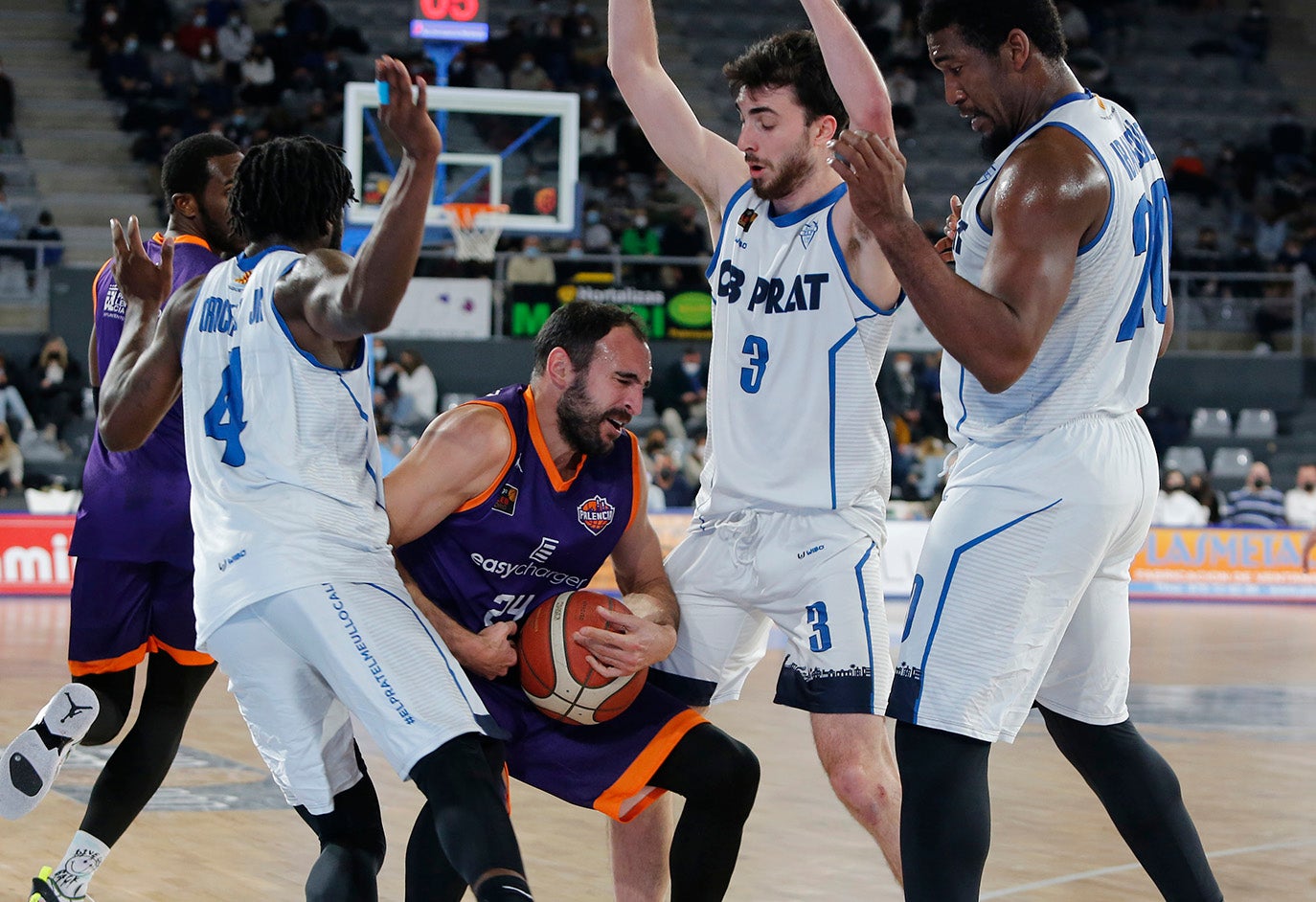 EasyCharger Palencia Baloncesto 74 - 83 C.B Prat