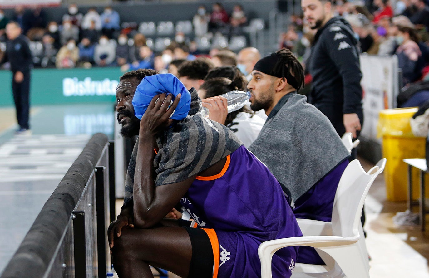 EasyCharger Palencia Baloncesto 74 - 83 C.B Prat