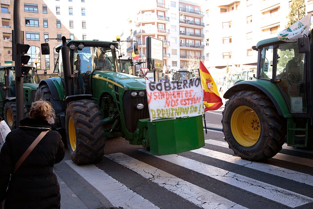 Cientos de tractores y miles de personas 'toman' Salamanca para exigir rentabilidad en el campo